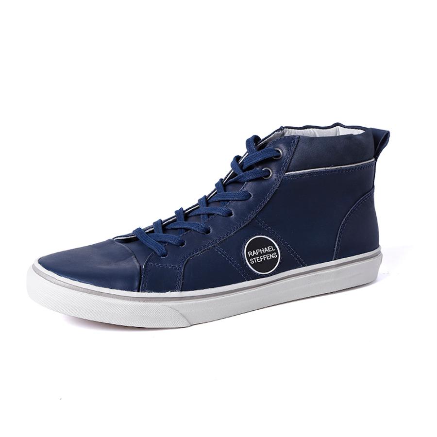 Zapatilla con detalle en el caño