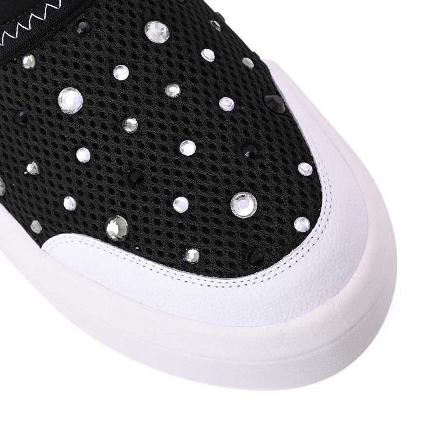 ZAPATILLA NEGRA CON CRISTALES