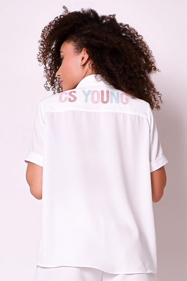 CAMISA CON APLIQUE Y BORDADO