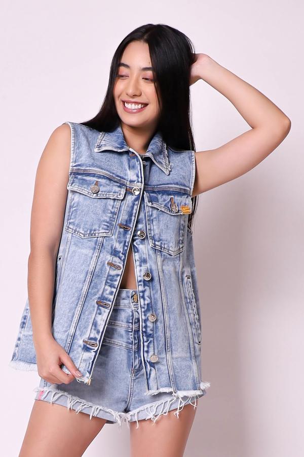 CHALECO CON ESTAMPADO