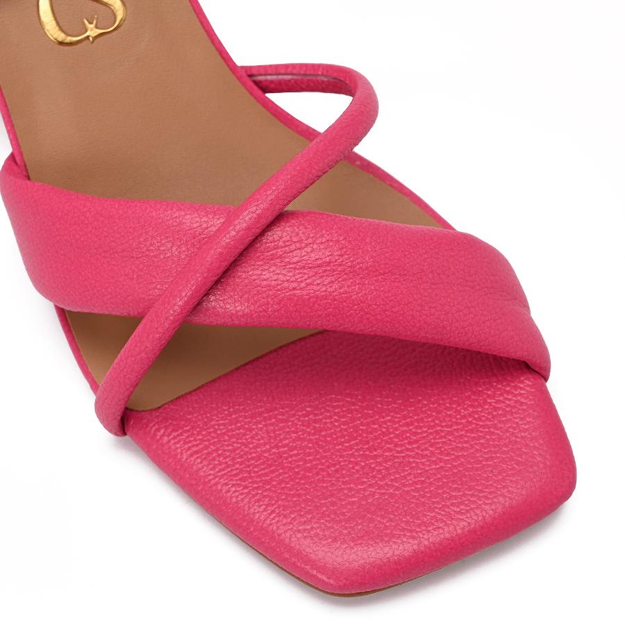 SANDALIA FUCSIA CON TIRAS