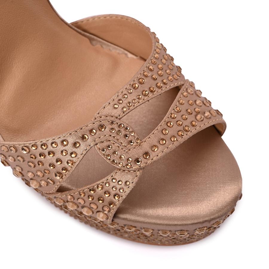 SANDALIA CON PLATAFORMA Y CRISTALES