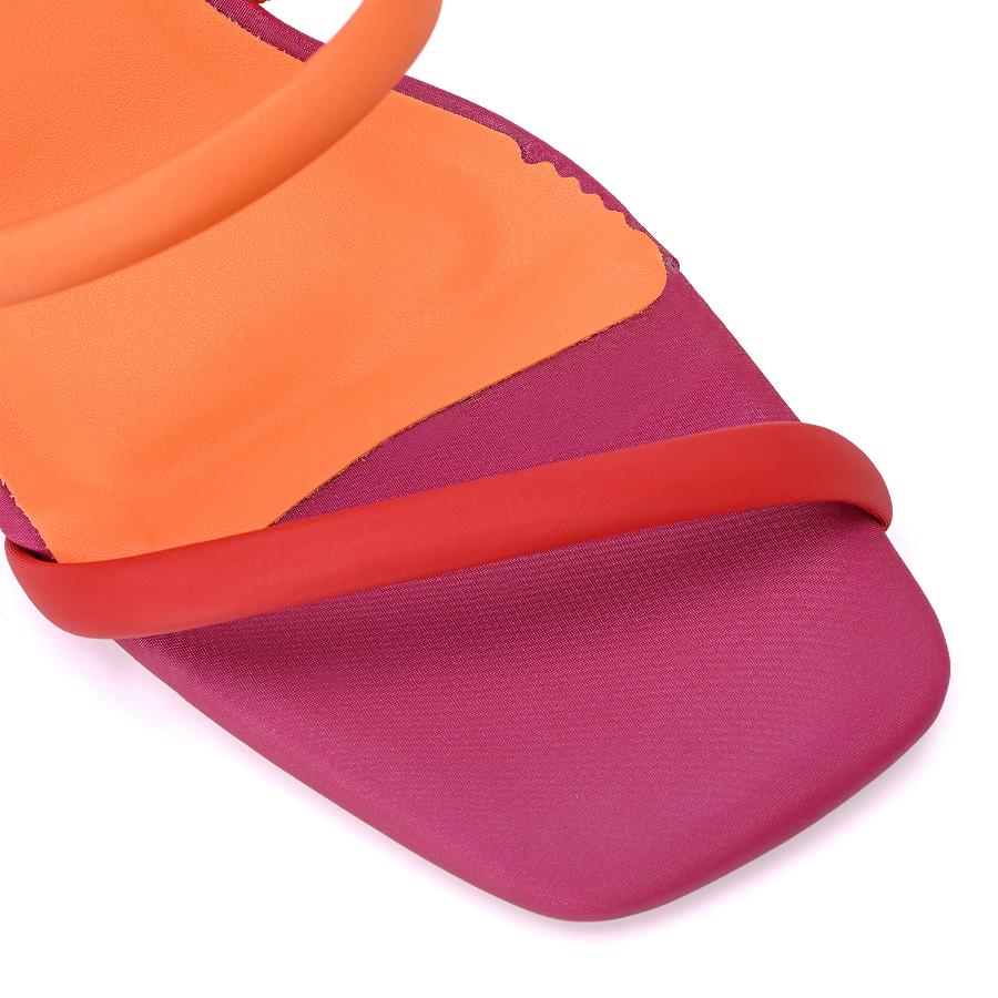 SANDALIA MAGENTA CON TIRAS