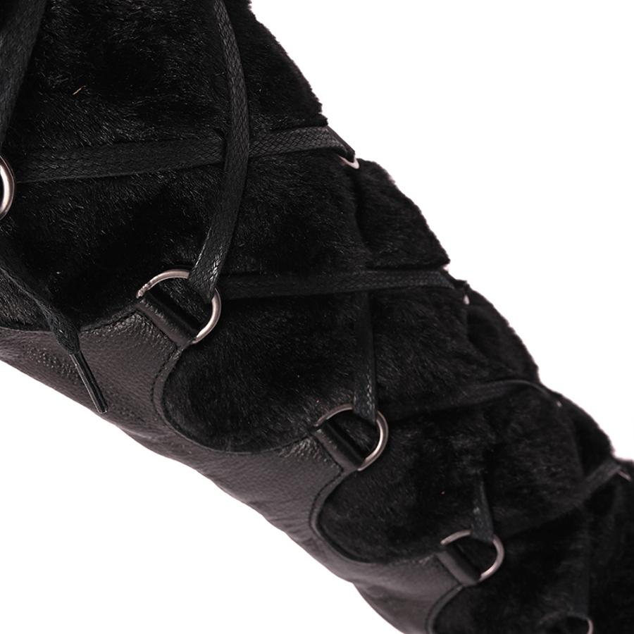 BOTA DE CUERO CON CORDONES