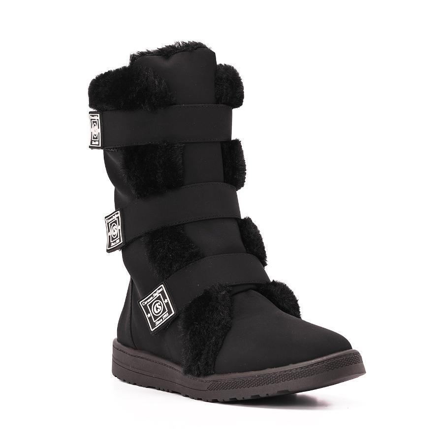 BOTA NEGRA CON CIERRE DE VELCRO