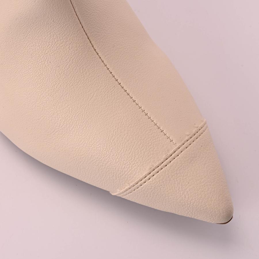 BOTA BEIGE CON TACHAS