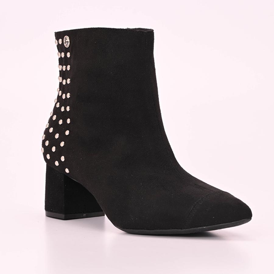 BOTA DE GAMUZA CON TACHAS
