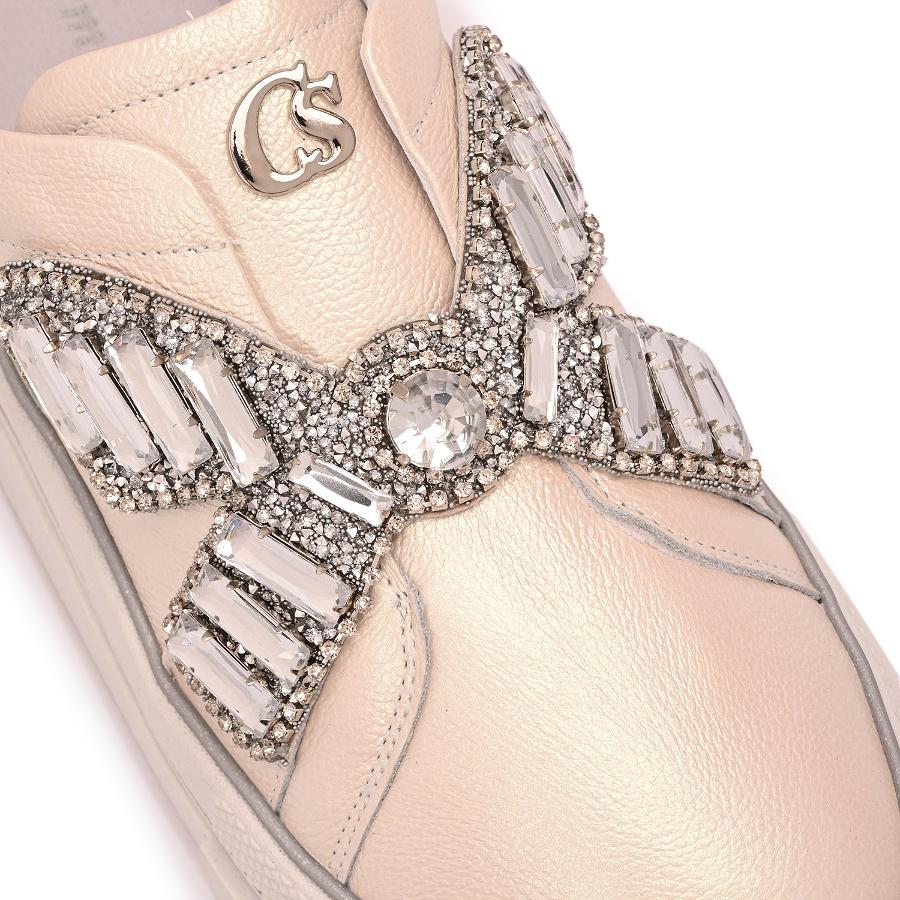 ZAPATILLA PERLADA CON CRISTALES CS