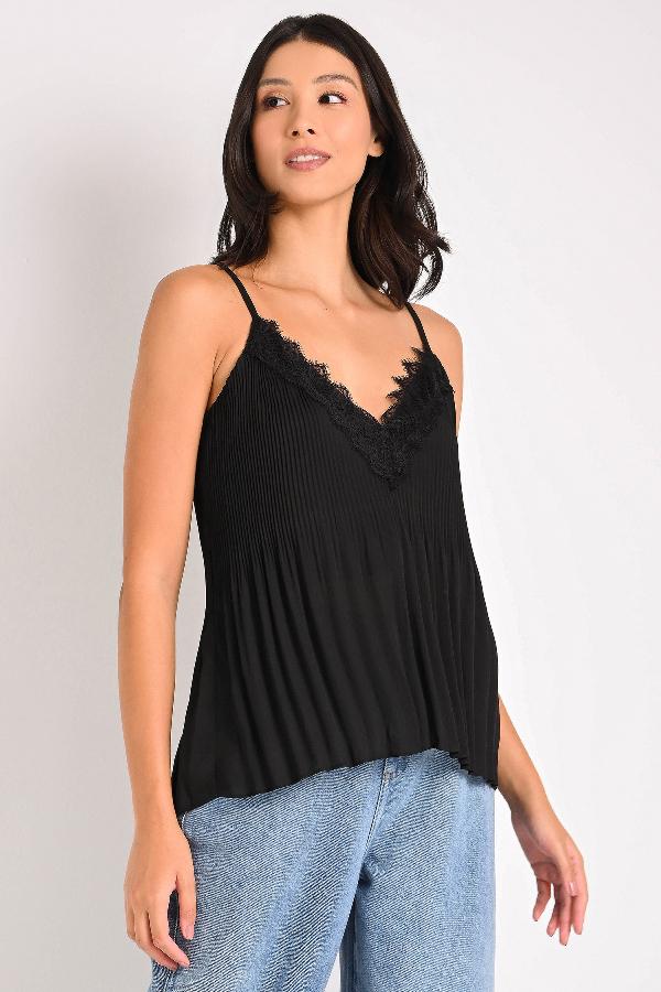 BASICA NEGRA CON ENCAJE