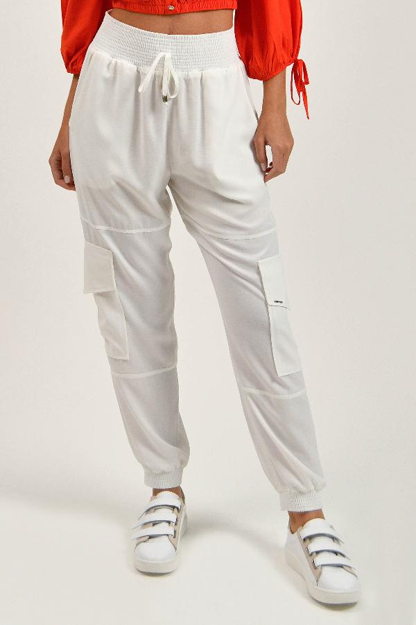 PANTALON BLANCO CON BOLSILLOS
