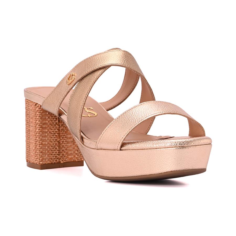 SANDALIA DORADA CON PLATAFORMA CS