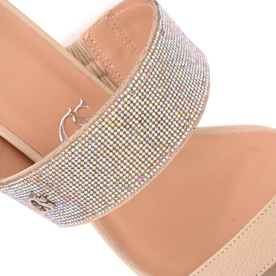 SANDALIA BEIGE CON BRILLO