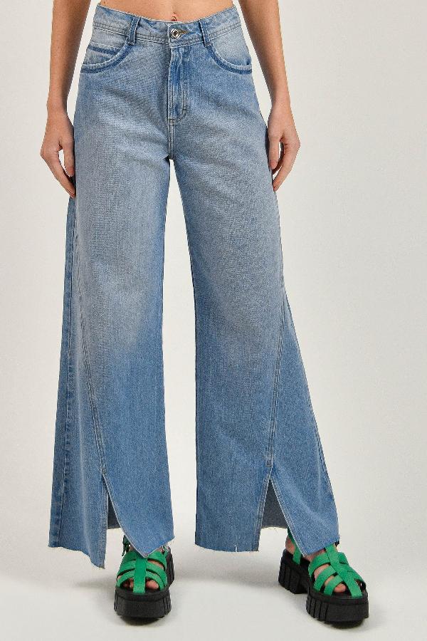PANTALON JEANS CON ABERTURA