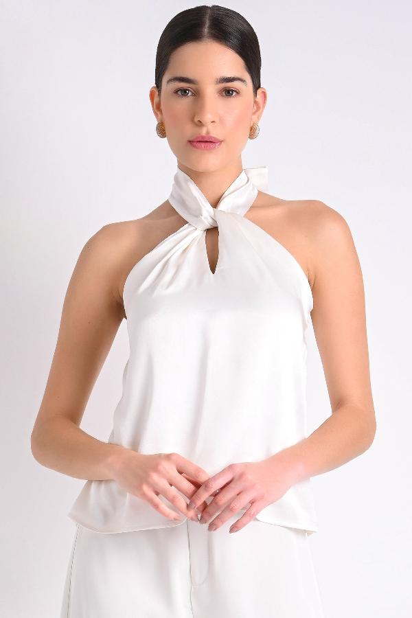 BLUSA BLANCA CON ESCOTE CS