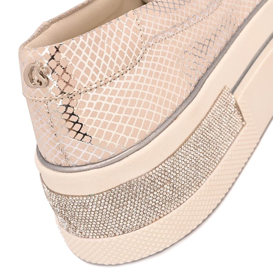 ZAPATILLA PLATEADA Y BRILLO