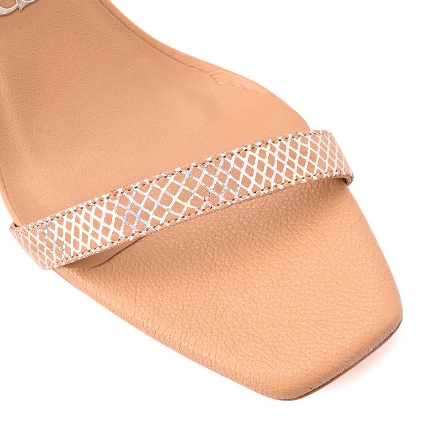 SANDALIA NUDE CON TACO GEOMETRICO