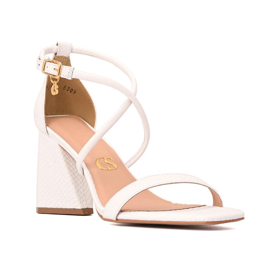 SANDALIA BLANCA CON TACO GEOMETRICO