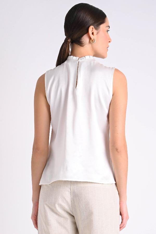 BLUSA BLANCA CON PLIZOS