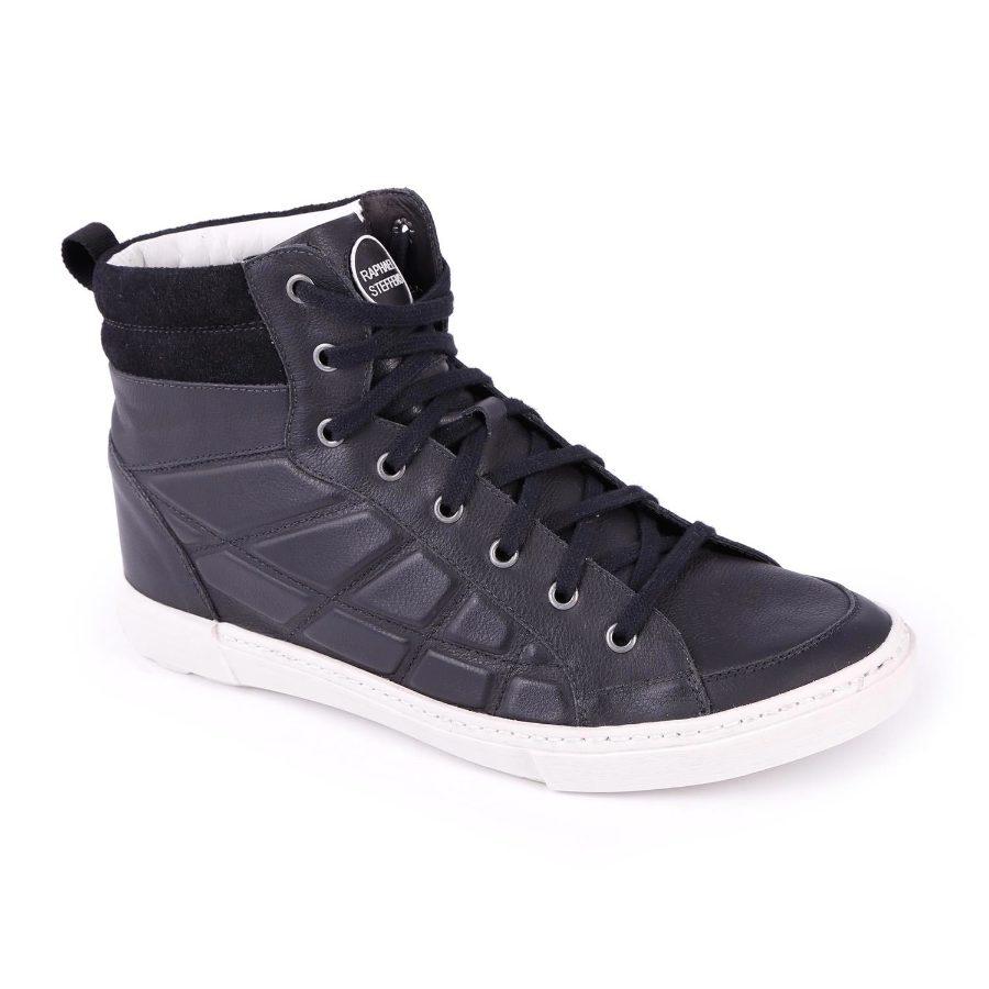 Zapatilla con detalle en el caño