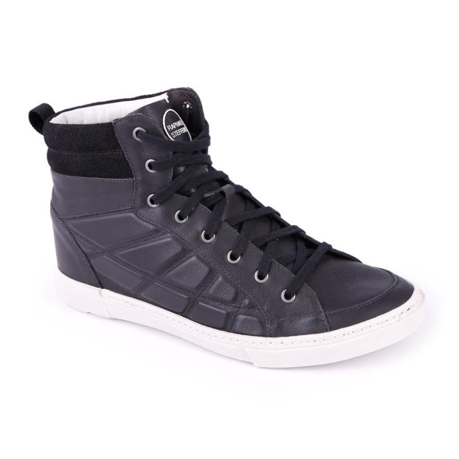 Zapatilla con detalle en el caño