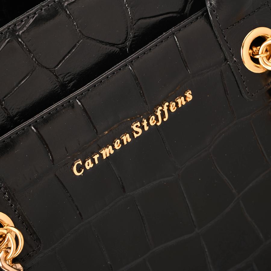 CARTERA NEGRA CON TEXTURA Y CADENAS