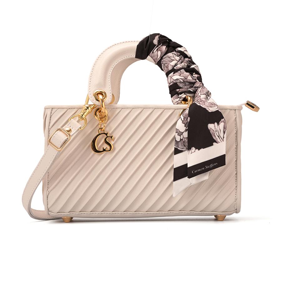 CARTERA CON TEXTURA Y ACCESORIO