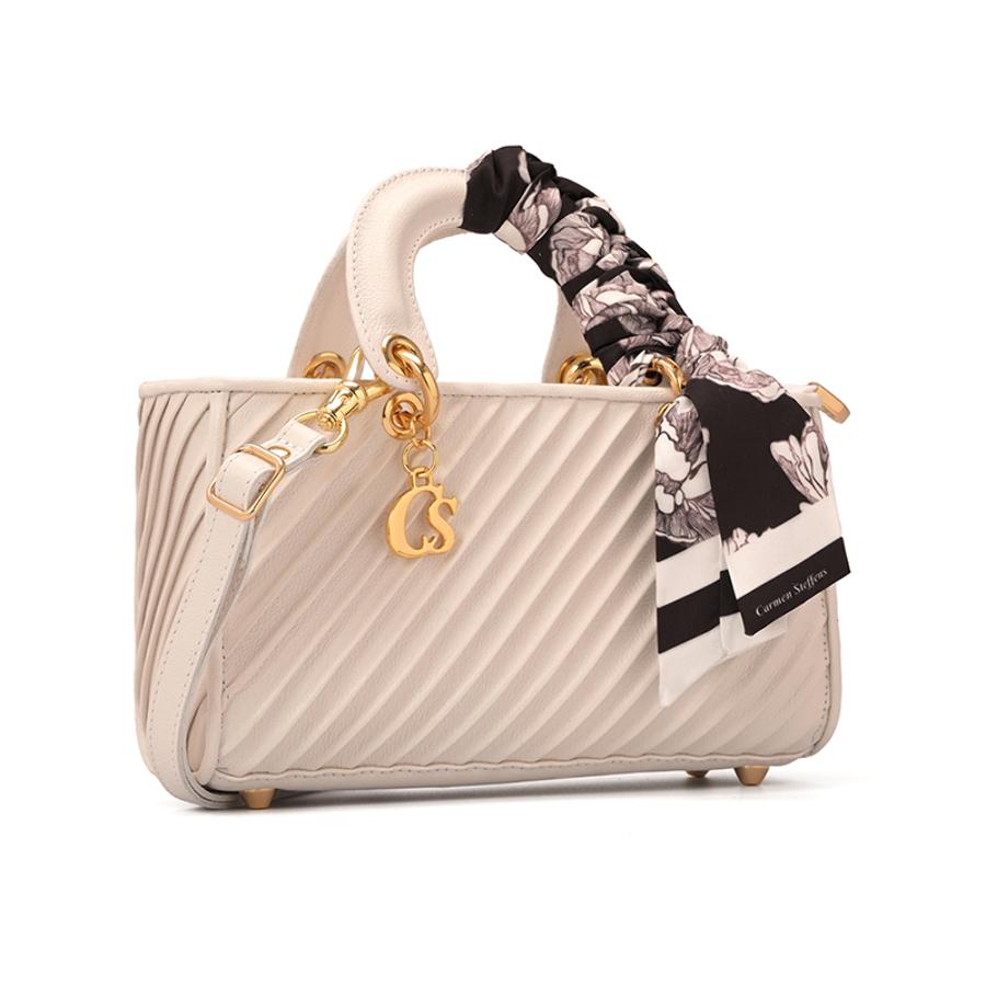 CARTERA CON TEXTURA Y ACCESORIO