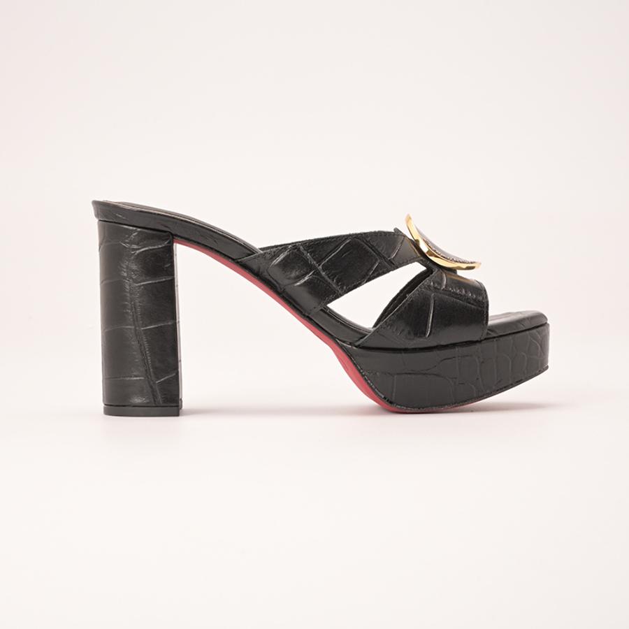 SANDALIA CON PLATAFORMA Y TEXTURA