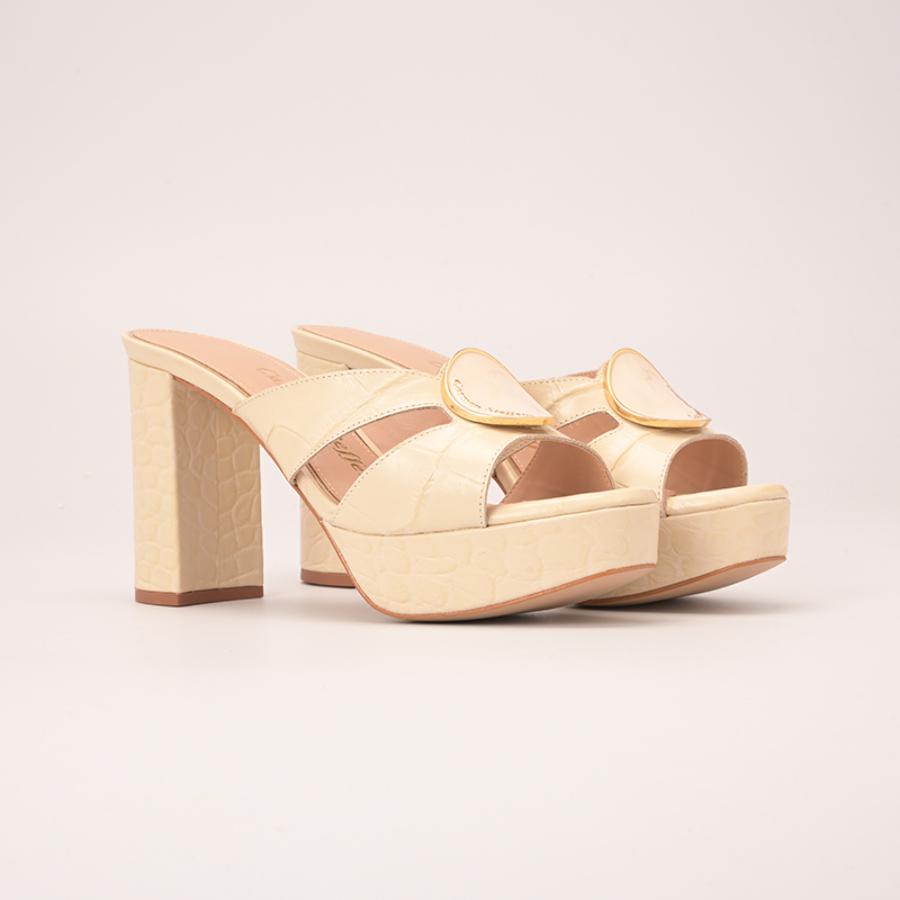 SANDALIA BEIGE CON PLATAFORMA
