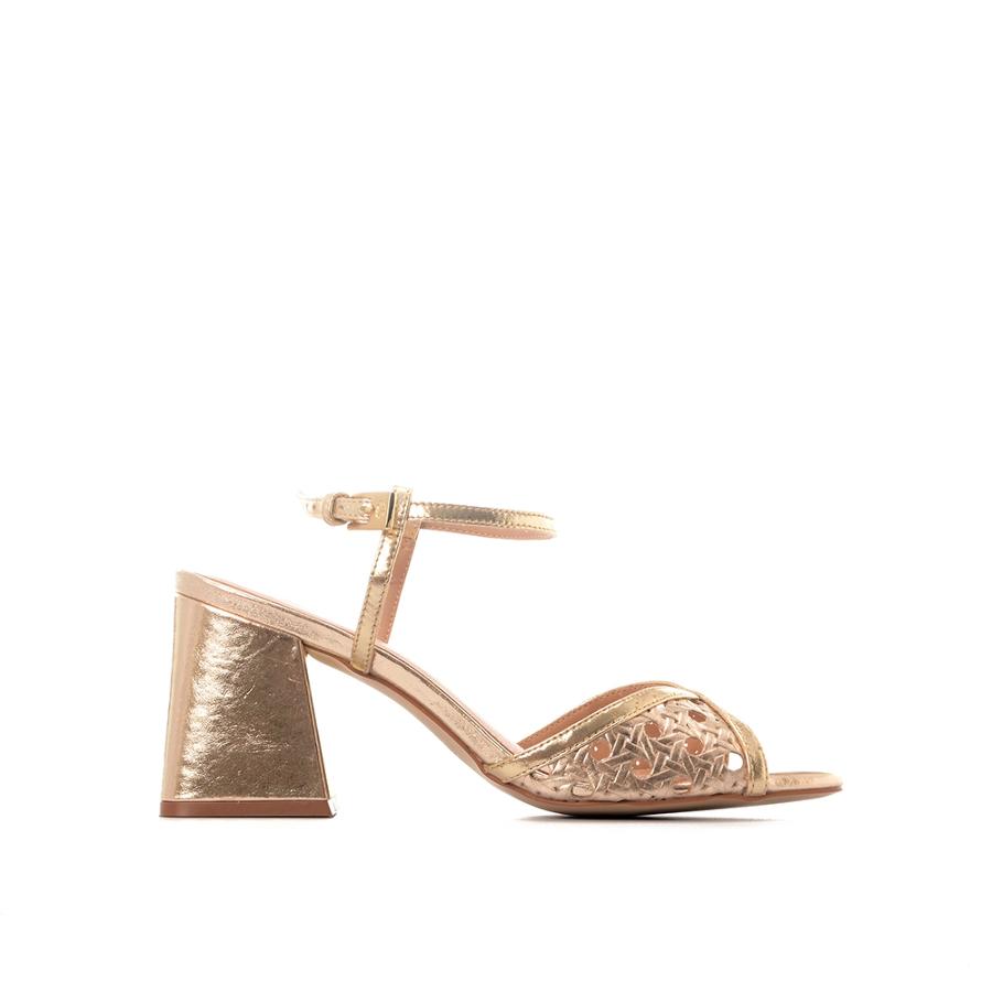 SANDALIA DORADA TACO CUADRADO CS
