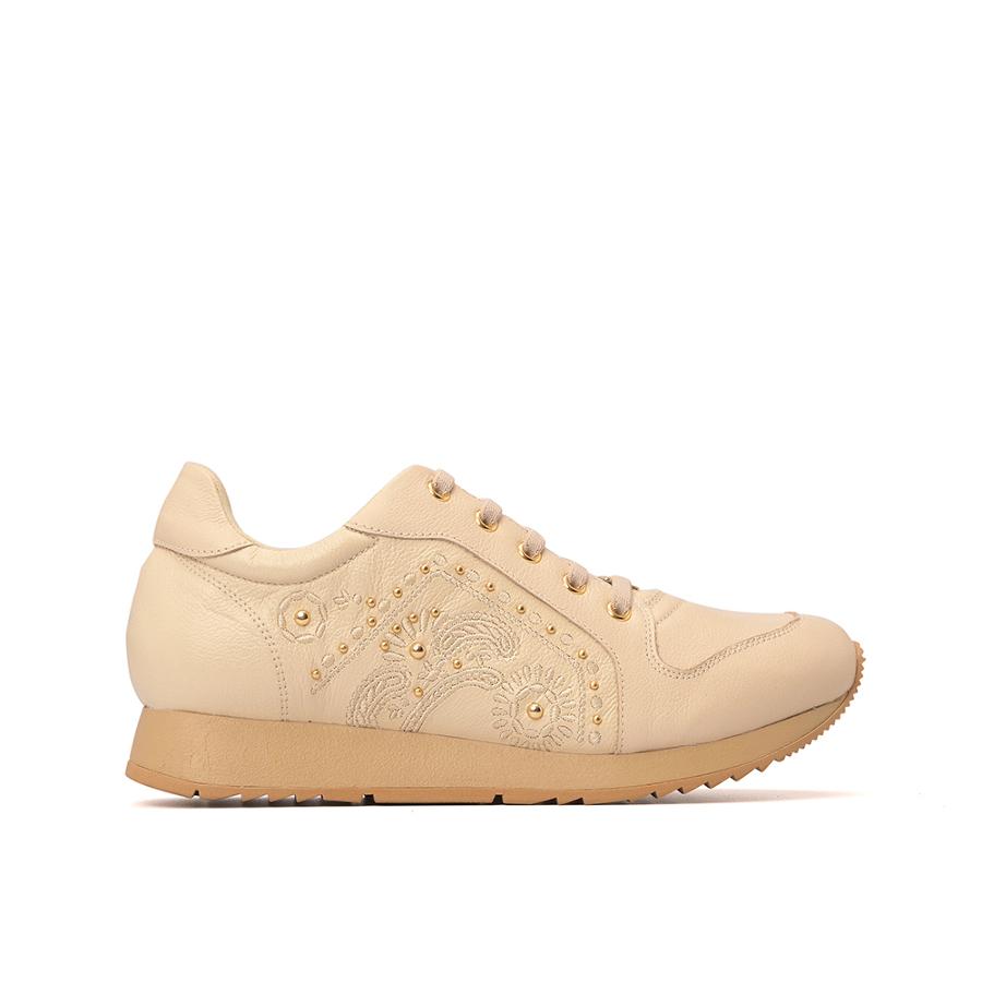 ZAPATILLA BEIGE CON TACHAS