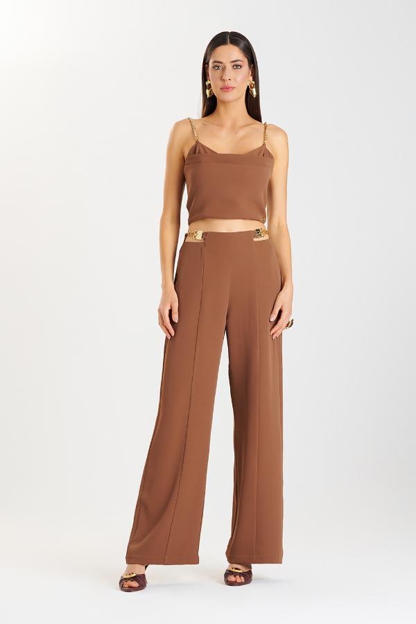 TOP CROPPED MARRON CON CADENAS
