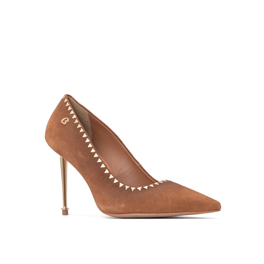 STILETTO CAMEL GAMUSA CON TACHAS