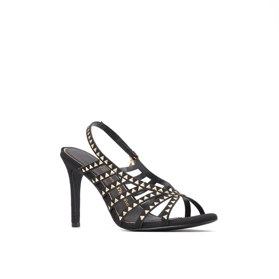 SANDALIA CON TACHAS DORADAS