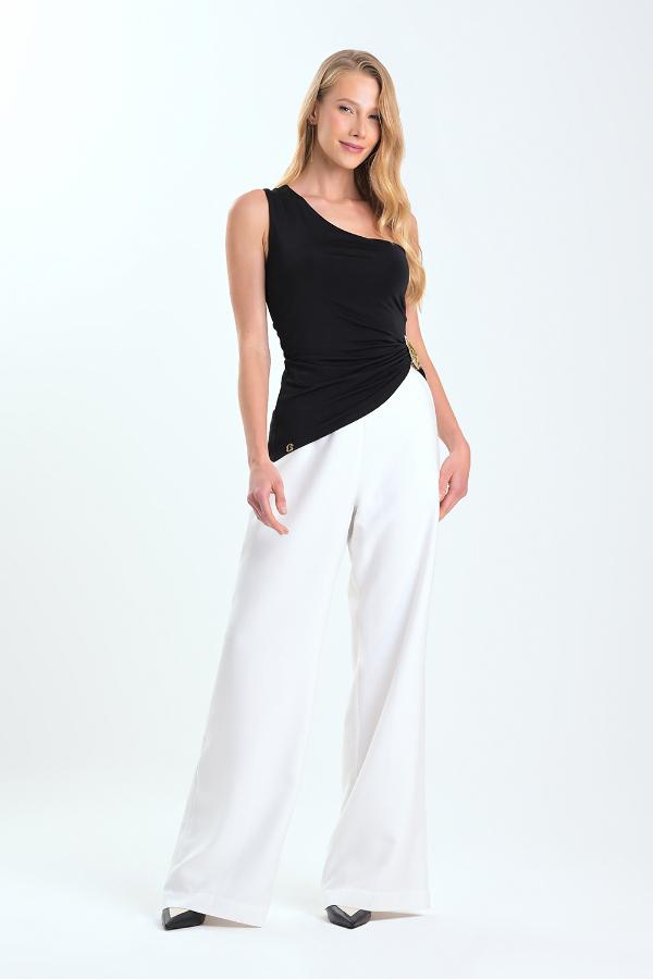 BLUSA ASIMETRICA CON ACCESORIO