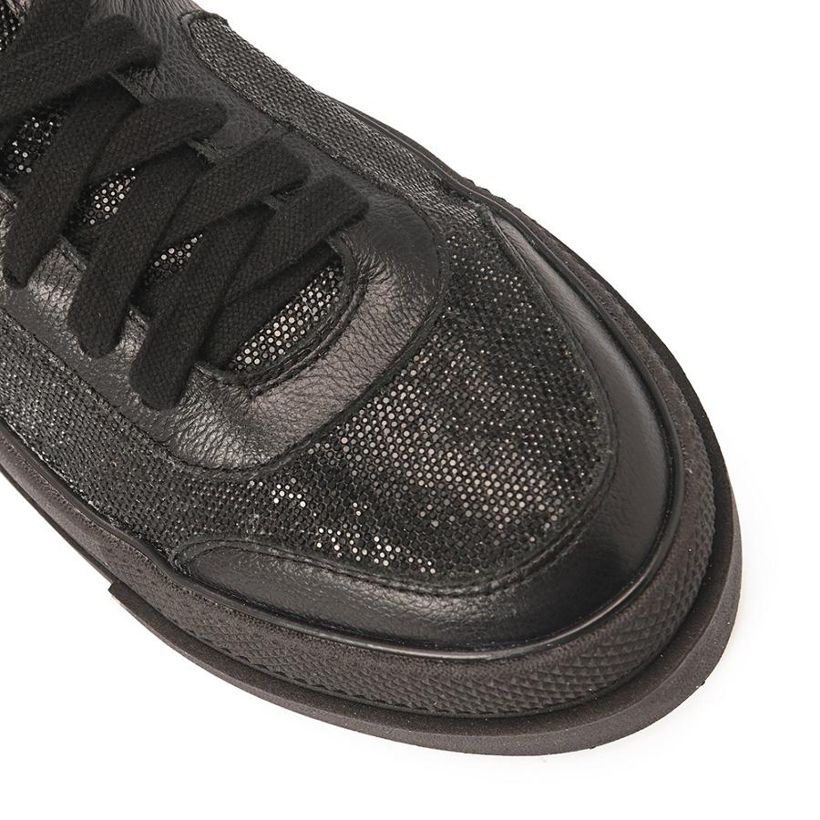 ZAPATILLA NEGRA CON BRILLO