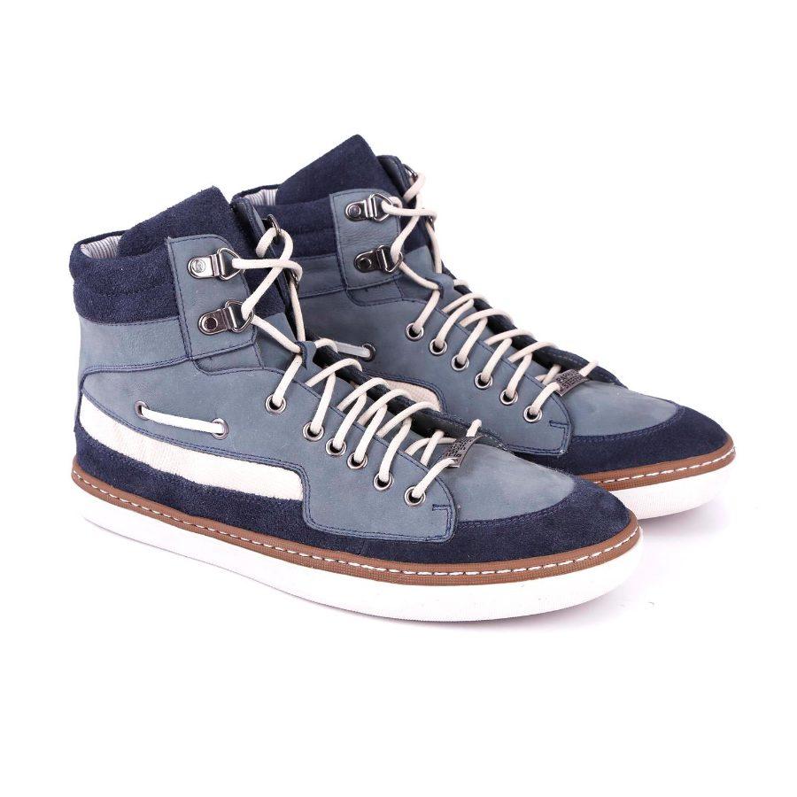 Zapatilla con detalle en el caño