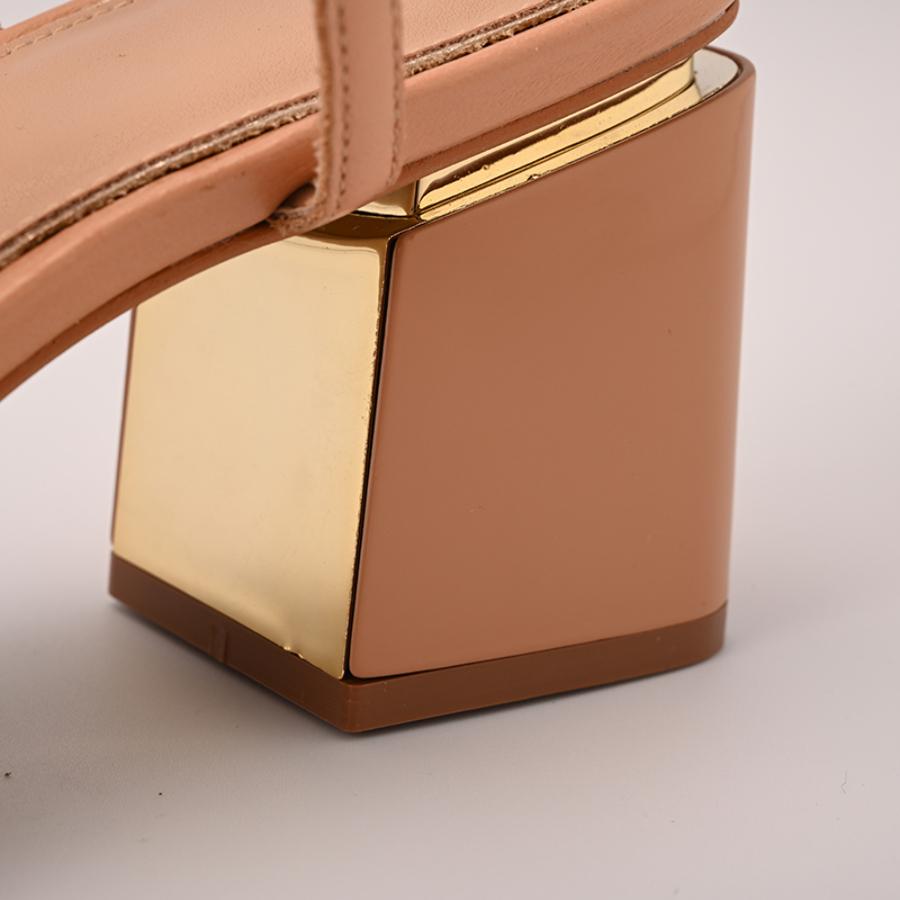 SANDALIA NUDE CON DORADO CS