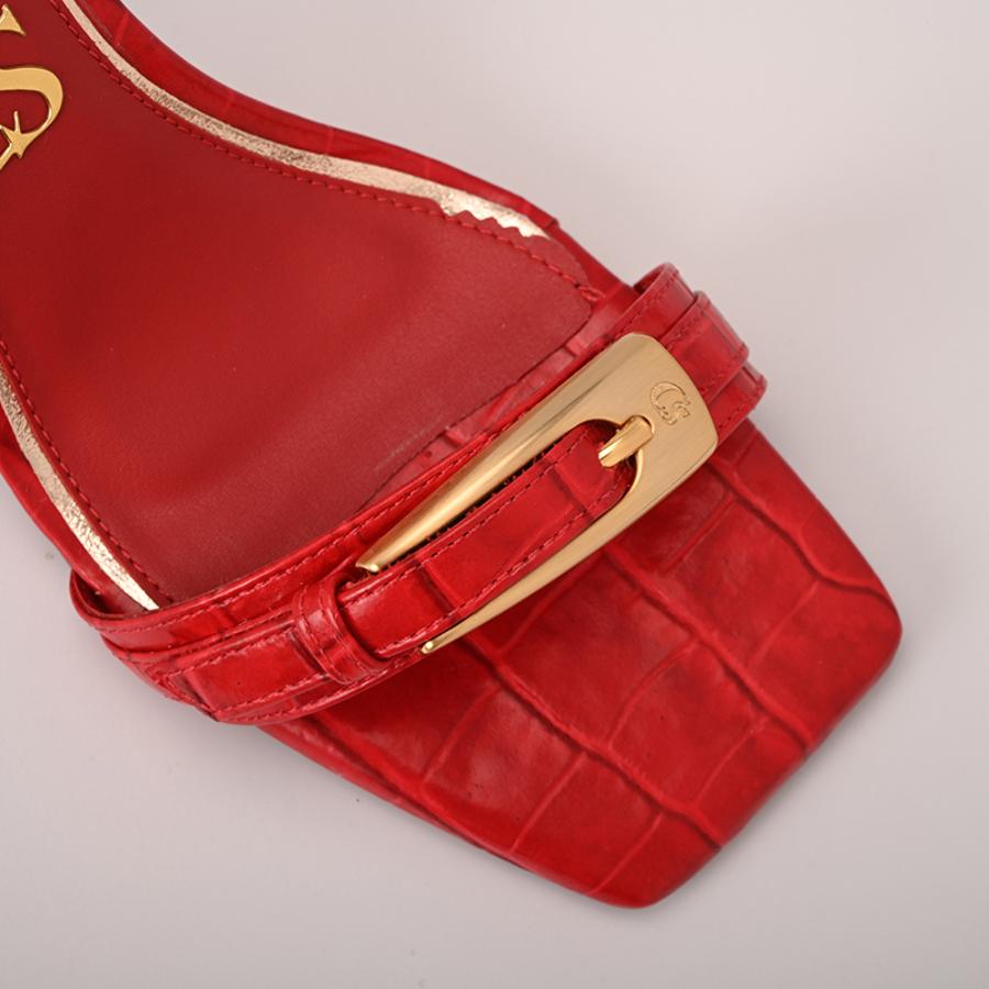 SANDALIA ROJA CON TEXTURA