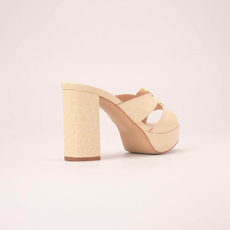 SANDALIA BEIGE CON PLATAFORMA