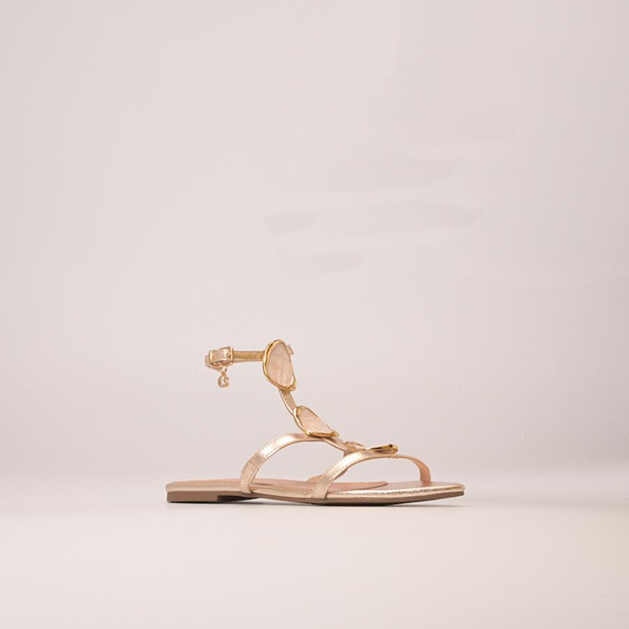SANDALIA DORADA CON MEDALLAS