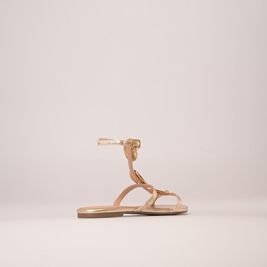 SANDALIA DORADA CON MEDALLAS