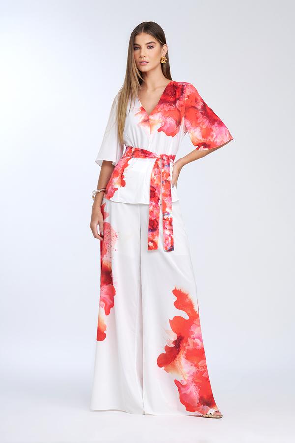 BLUSA CUELLO V CON ESTAMPADO