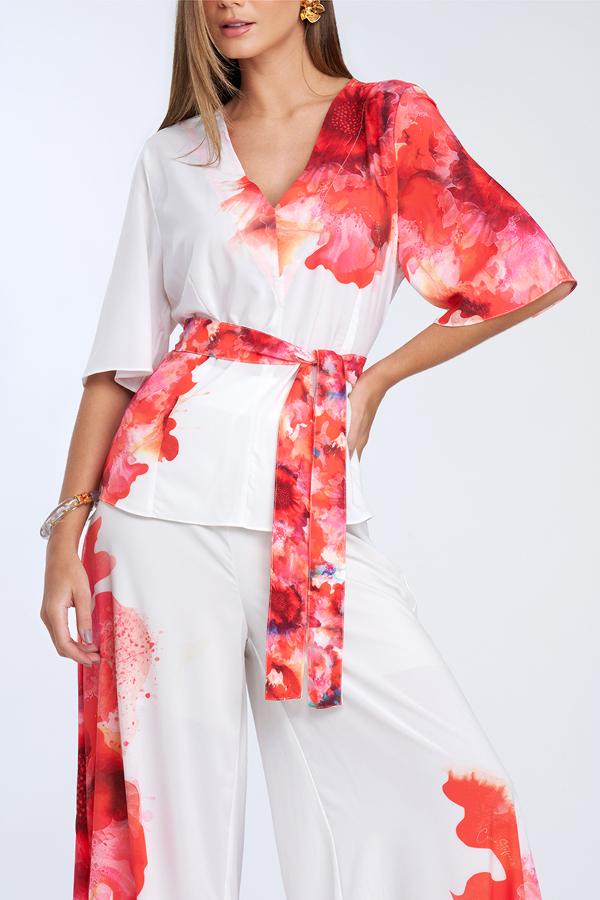 BLUSA CUELLO V CON ESTAMPADO