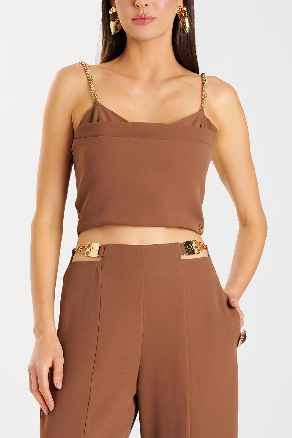 PANTALON CAFÉ CON ACCESORIO