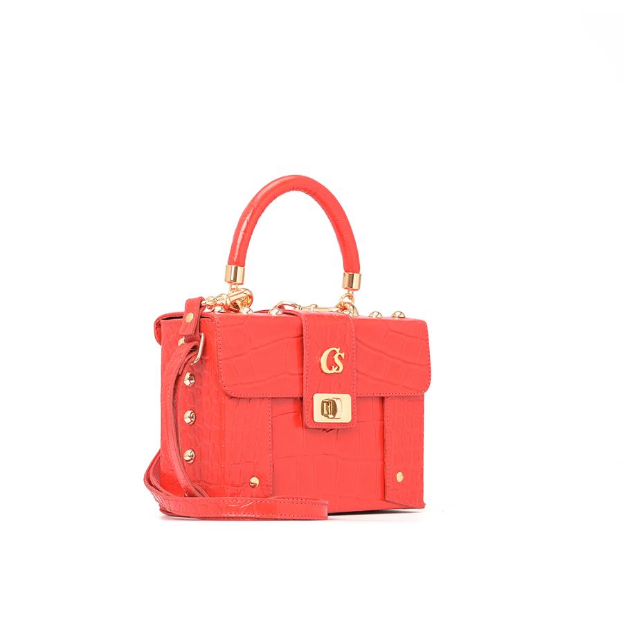 CARTERA ROJO INTESO CON TEXTURA Y ACCESORIOS