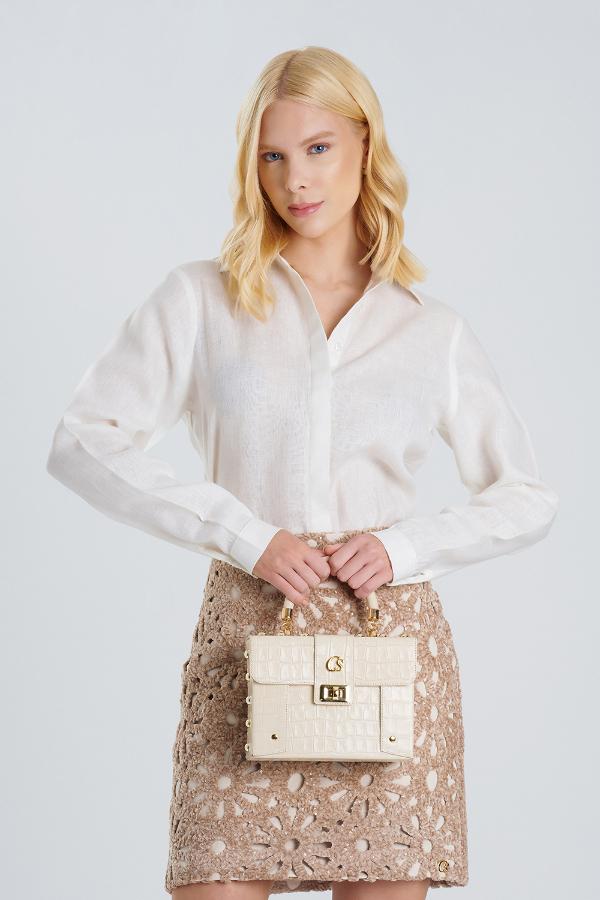 CARTERA BEIGE CON TEXTURA Y ACCESORIOS