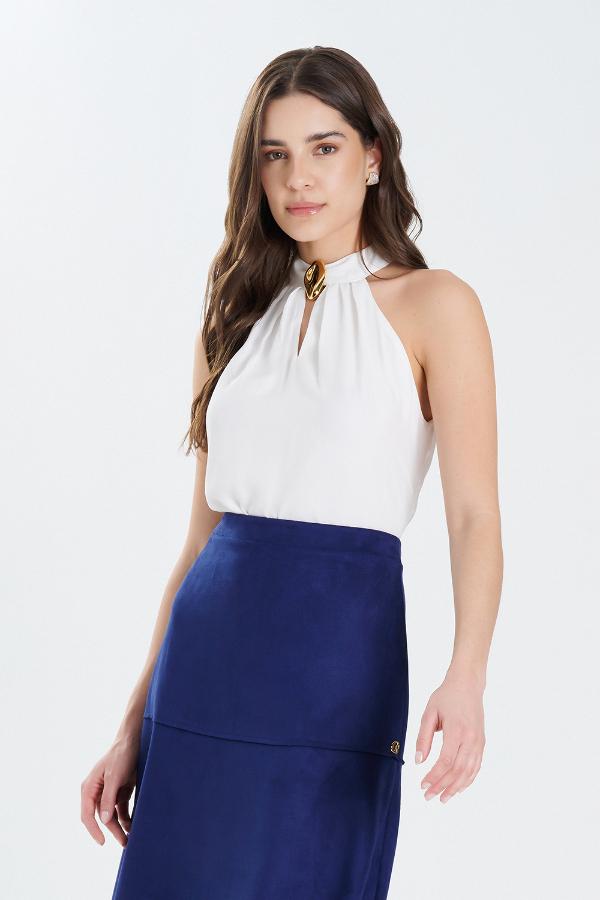 BLUSA BLANCA CUELLO MAO CON ACCESORIO