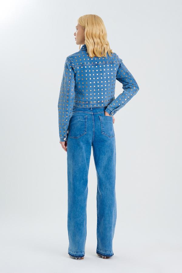JEANS CON TACHAS
