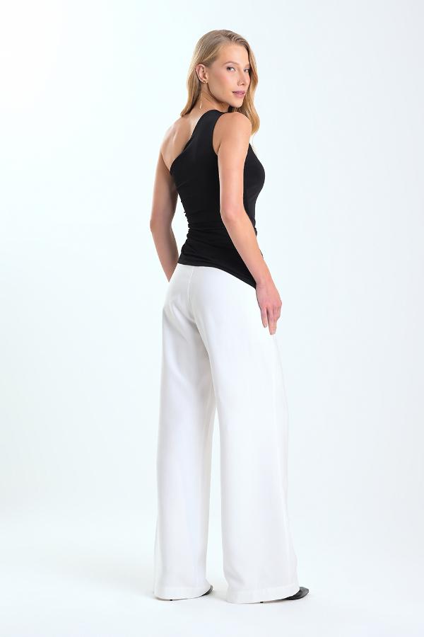 BLUSA ASIMETRICA CON ACCESORIO